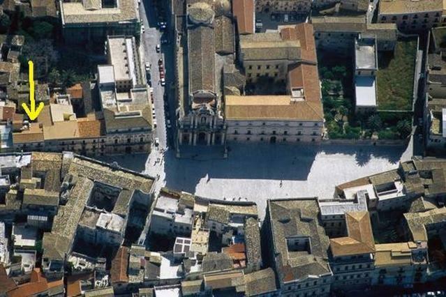 Domus 1333 Al Duomo Syracuse